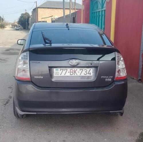 Toyota Prius-7
