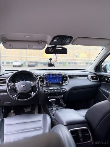 Kia Sorento-12