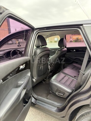 Kia Sorento-16