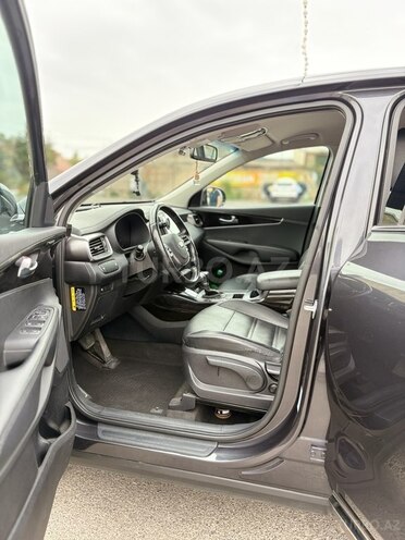Kia Sorento-13