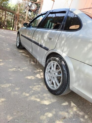 Opel Vectra 1997, 327,000 km - 2.0 l - Bakı