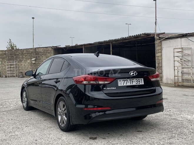 Hyundai Elantra-6