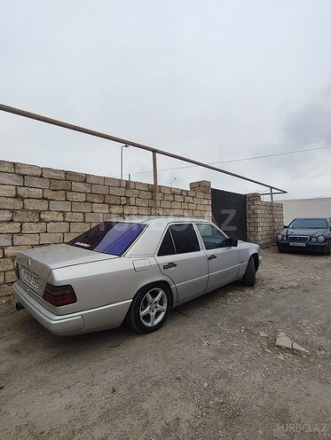 Mercedes E 250 1993, 555,555 km - 2.5 l - Bakı