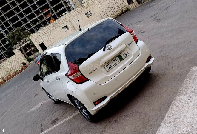 Nissan Note-2
