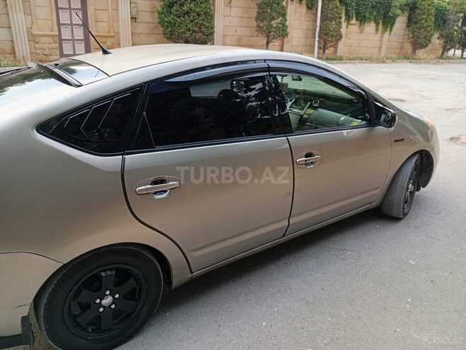 Toyota Prius-4