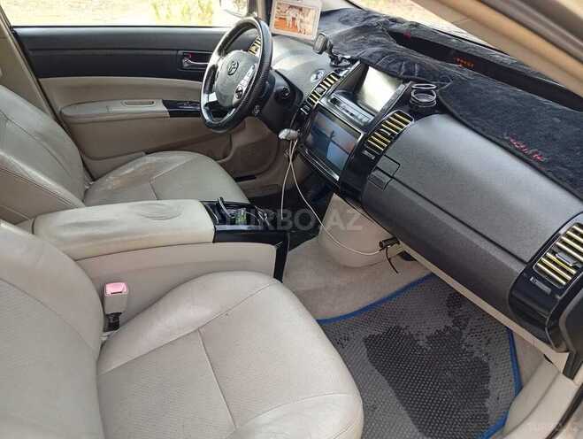Toyota Prius-3