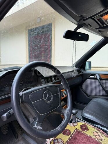 Mercedes E 220 1995, 800,964 km - 2.2 л - Bakı