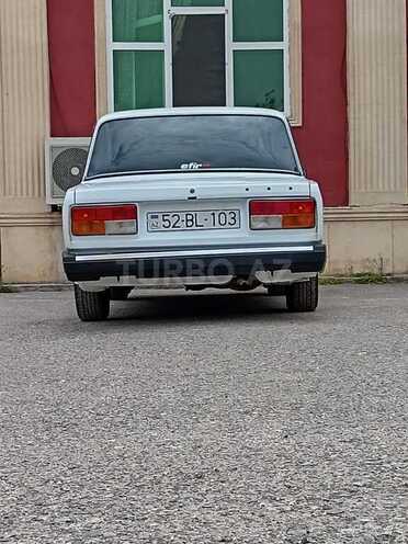 LADA (VAZ) 2107 2005, 70,000 km - 1.6 l - Salyan