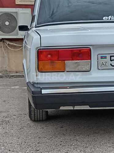LADA (VAZ) 2107 2005, 70,000 km - 1.6 l - Salyan