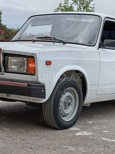LADA (VAZ) 2107 2005, 70,000 km - 1.6 l - Salyan