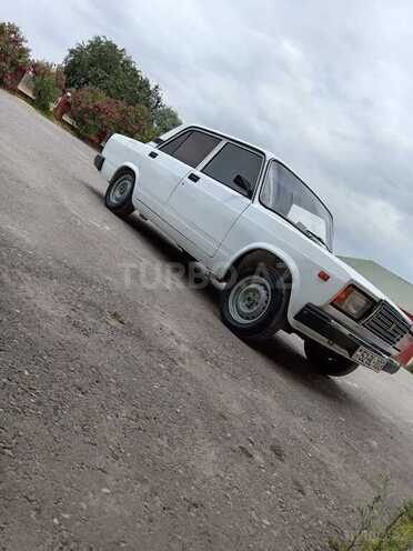 LADA (VAZ) 2107 2005, 70,000 km - 1.6 l - Salyan