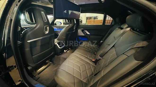 BMW 740-16