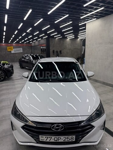 Hyundai Elantra-2