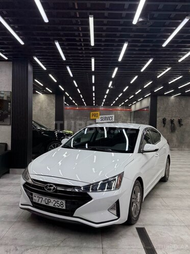 Hyundai Elantra-1