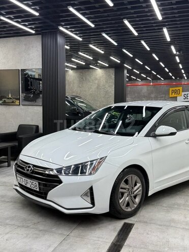 Hyundai Elantra-8