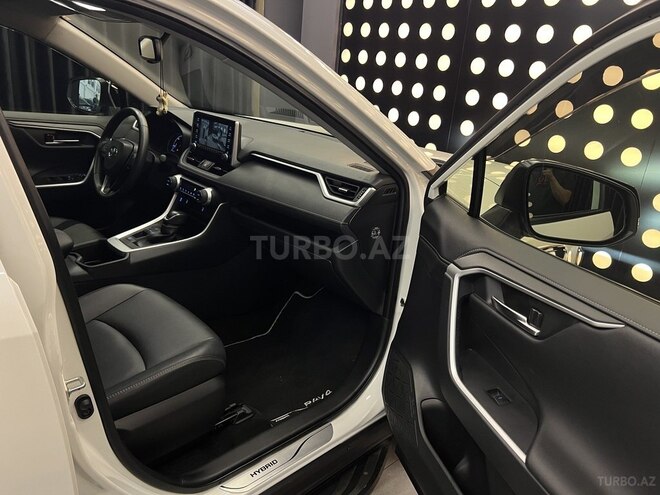 Toyota RAV4 2022, 26,000 km - 2.5 l - Bakı