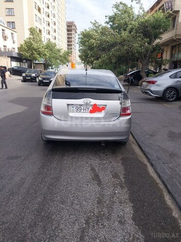 Toyota Prius-2