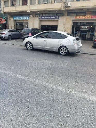 Toyota Prius-4