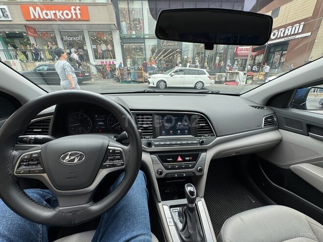 Hyundai Elantra 2018, 136,794 km - 2.0 l - Bakı