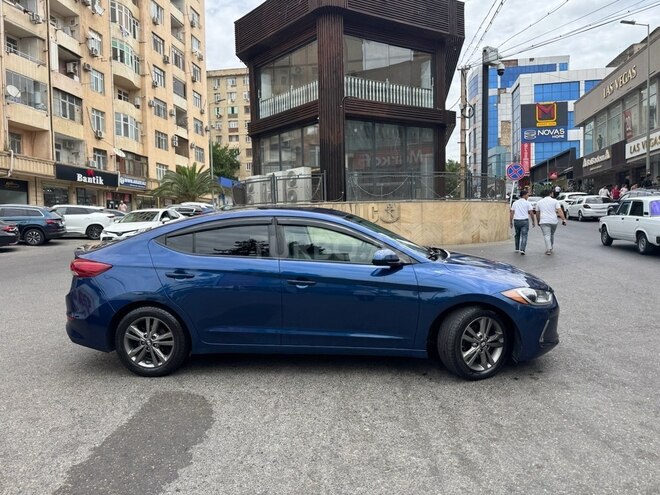 Hyundai Elantra 2018, 136,794 km - 2.0 l - Bakı