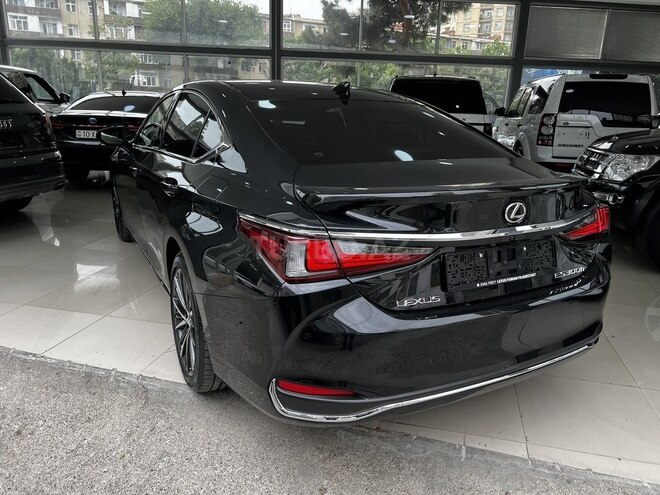 Lexus ES 300h 2023, 985 km - 2.5 л - Bakı