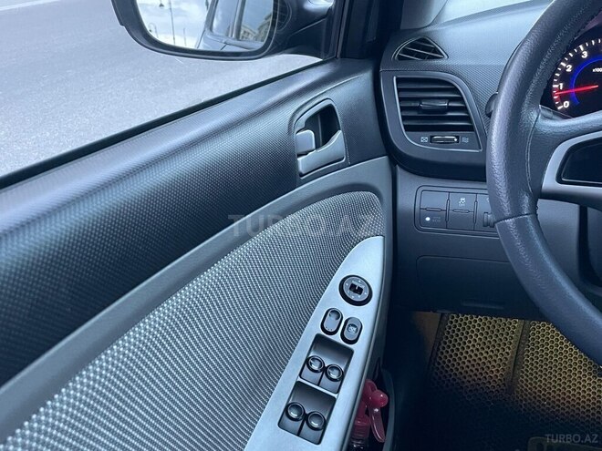 Hyundai Accent 2013, 280,000 km - 1.6 l - Sumqayıt