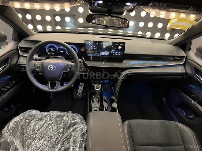 Toyota Camry-13