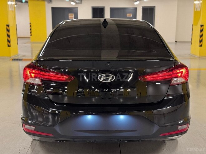 Hyundai Elantra 2018, 125,000 km - 2.0 л - Gəncə