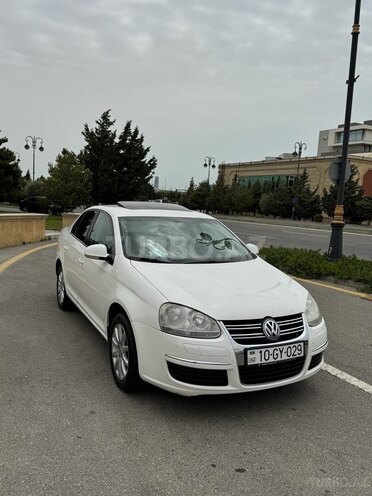 Volkswagen Jetta-1