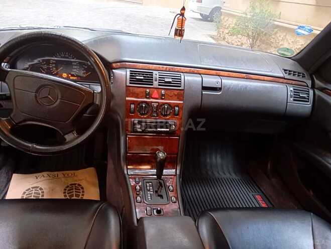 Mercedes E 280 1998, 254,052 km - 2.8 l - Bakı