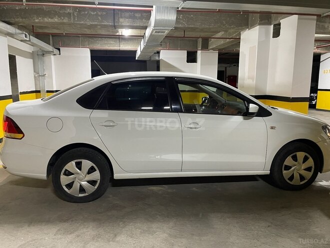 Volkswagen Polo 2018, 195,600 km - 1.6 л - Bakı