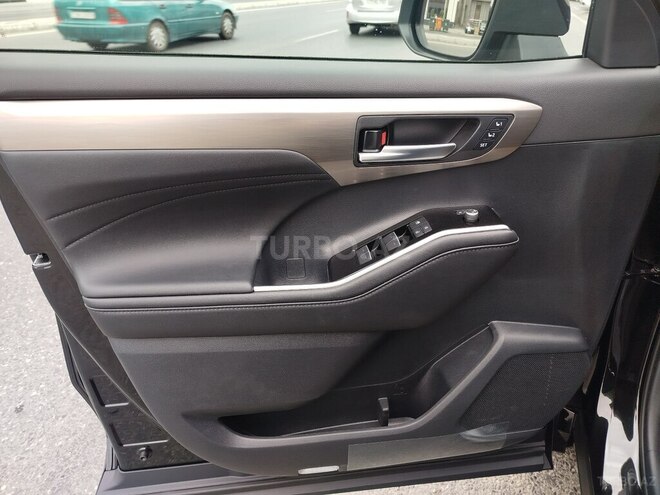 Toyota Highlander-11
