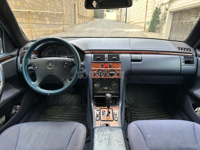 Mercedes E 220 d 1999, 200,000 km - 2.2 l - Bakı