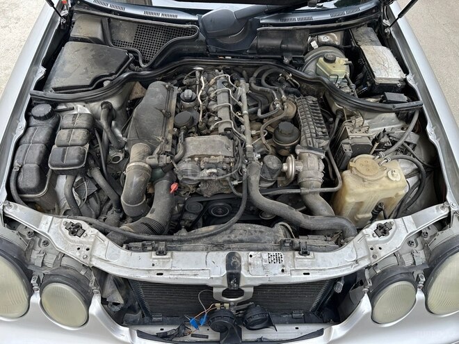 Mercedes E 220 d 1999, 200,000 km - 2.2 l - Bakı
