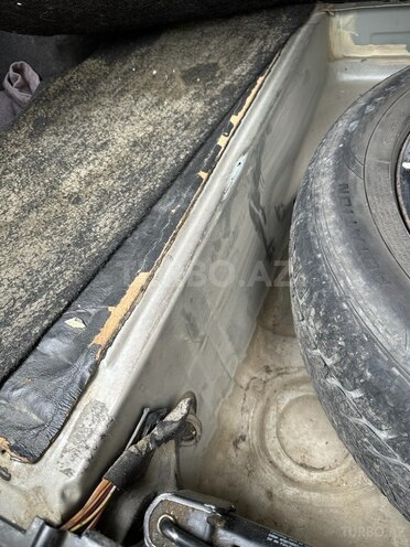 Mercedes E 220 d 1999, 200,000 km - 2.2 l - Bakı