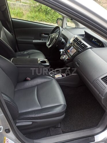 Toyota Prius V 2013, 335,616 km - 1.8 l - Bakı