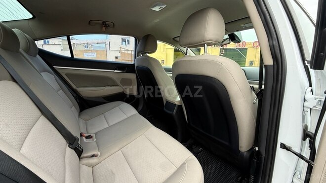 Hyundai Elantra 2018, 150,000 km - 2.0 l - Bakı