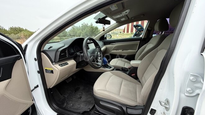Hyundai Elantra 2018, 150,000 km - 2.0 l - Bakı