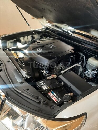 Toyota Land Cruiser-10