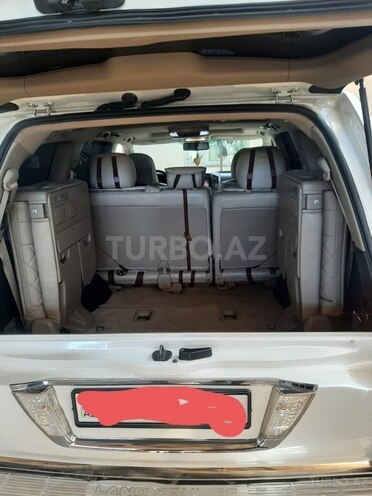 Toyota Land Cruiser-7