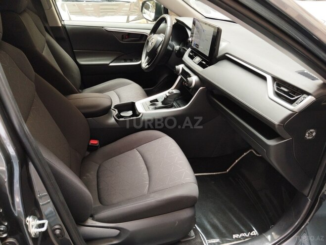 Toyota RAV4-9