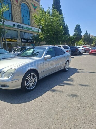 Mercedes E 240 2002, 329,000 km - 2.6 l - Sumqayıt