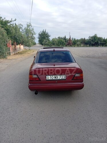Mercedes E 220 1992, 330,000 km - 2.2 l - Saatlı