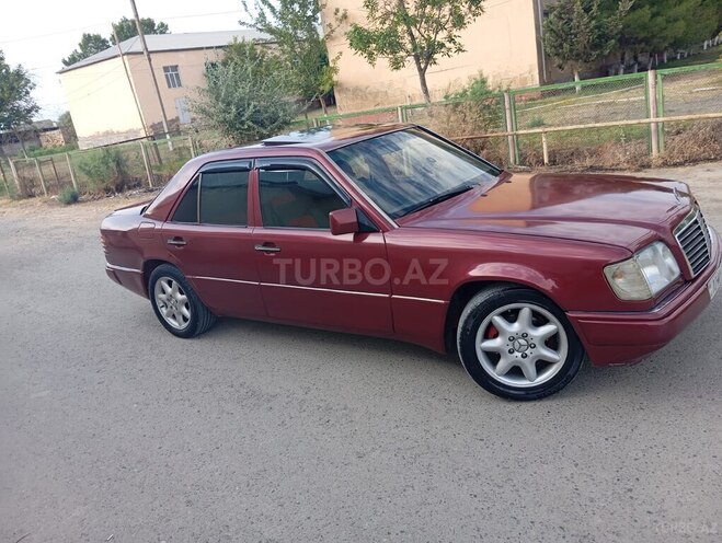 Mercedes E 220 1992, 330,000 km - 2.2 l - Saatlı