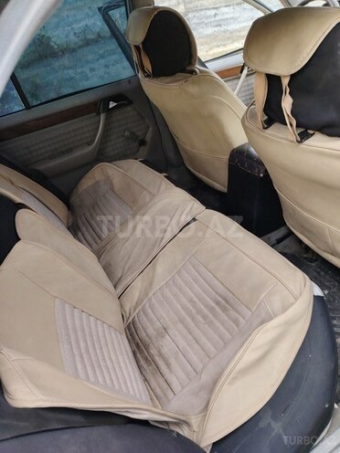 Mercedes E 200 1990, 260,000 km - 2.0 l - İsmayıllı