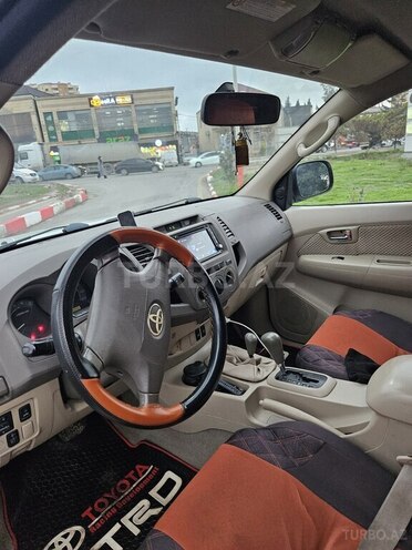 Toyota Fortuner-13
