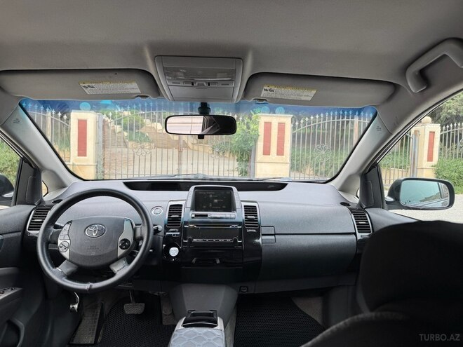 Toyota Prius-3
