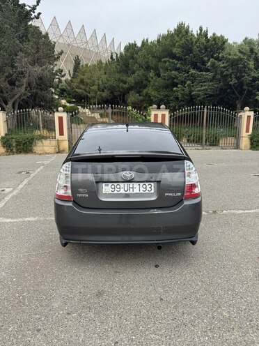 Toyota Prius-2