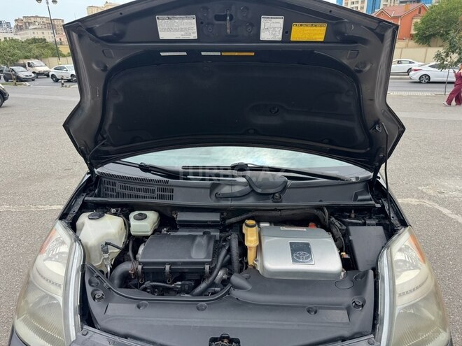 Toyota Prius-13