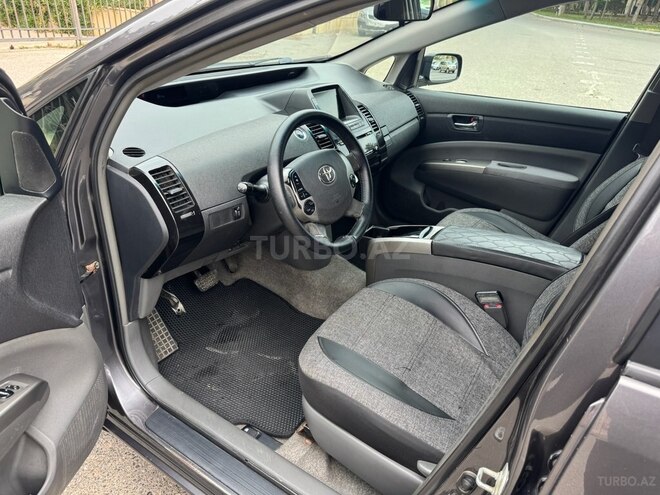 Toyota Prius-10